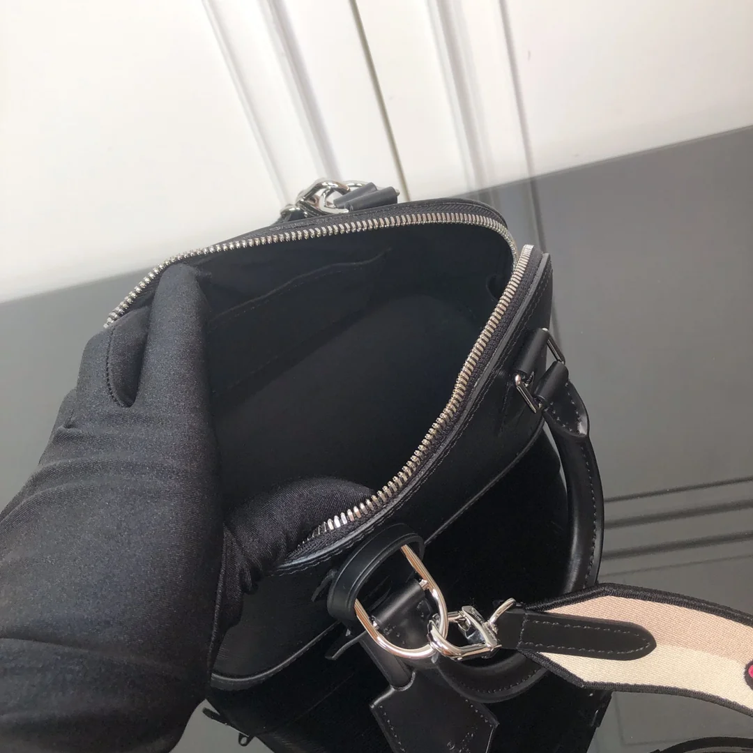 Louis Vuitton Alma M59217 Black - image4