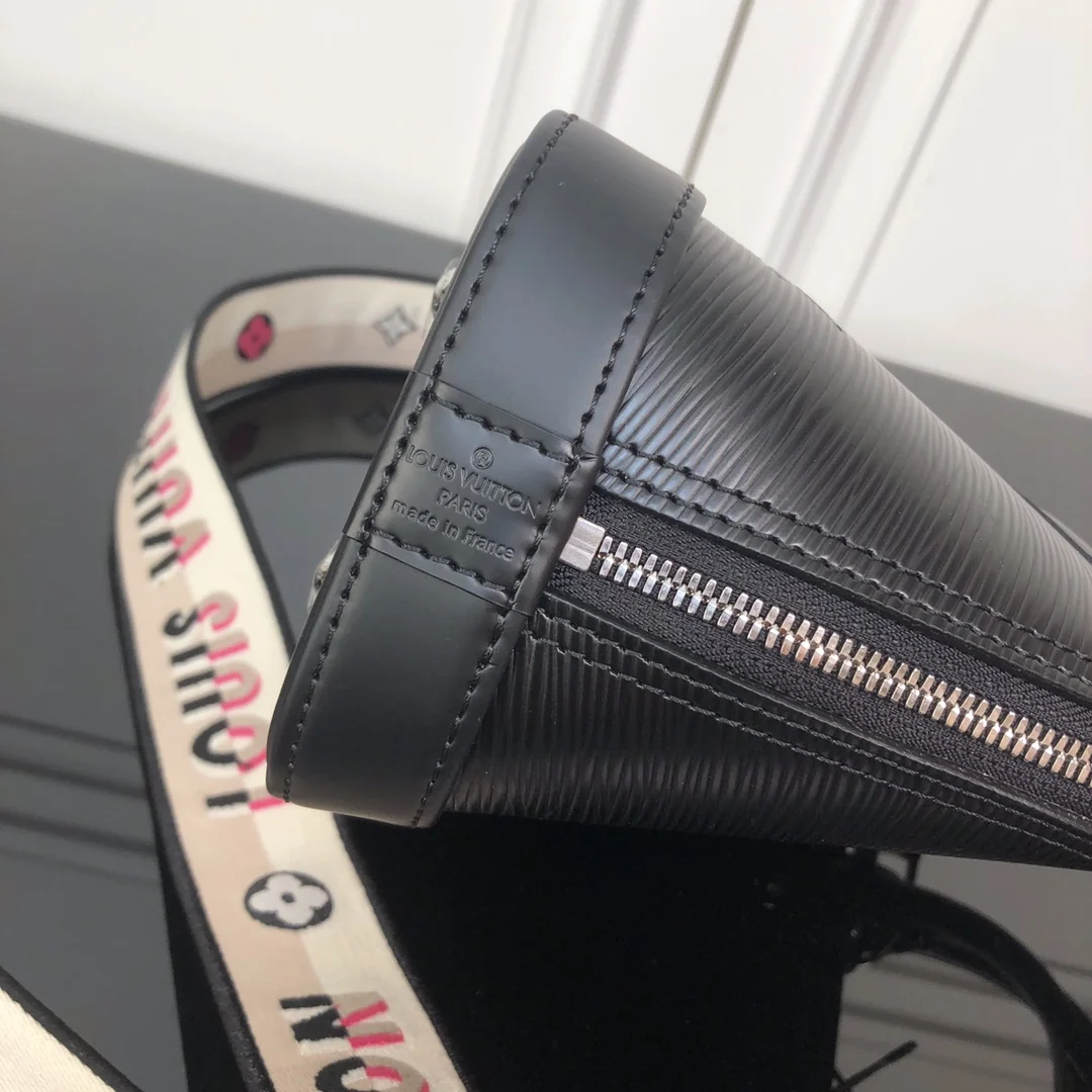 Louis Vuitton Alma M59217 Black - image5