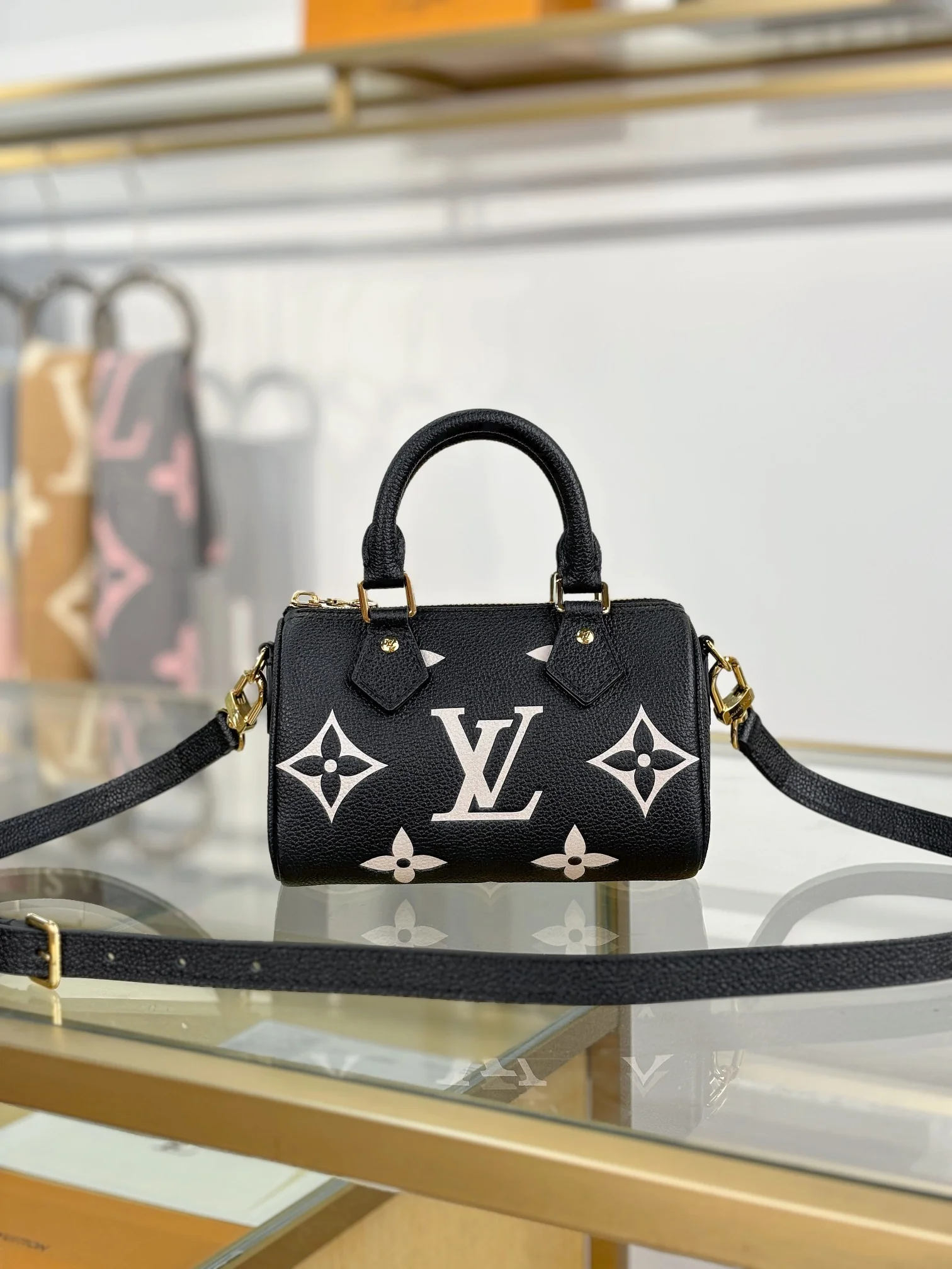 Louisvuitton Nano Speedy Handbag M81456 16x10x7.5 cm - description_image1