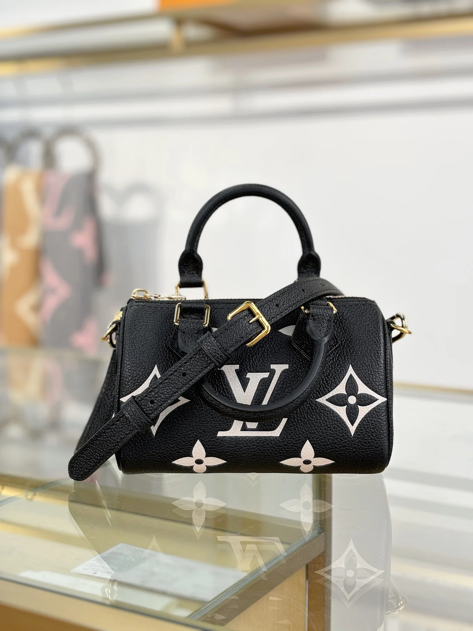 Louisvuitton Nano Speedy Handbag M81456 16x10x7.5 cm - description_image2