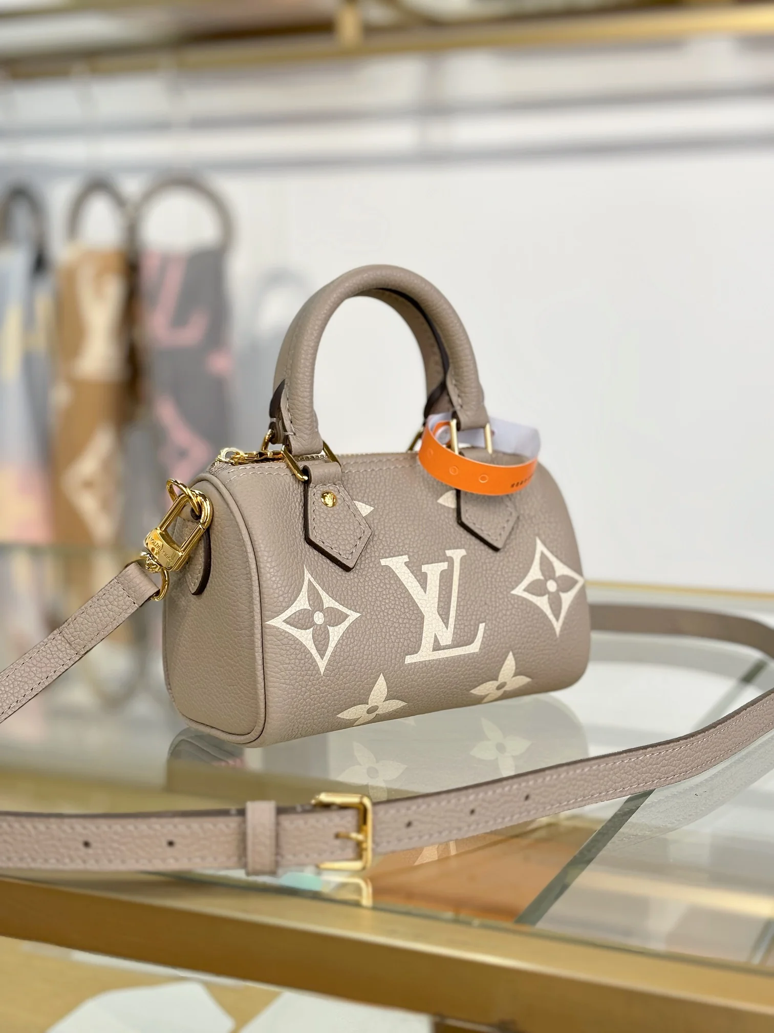 Louisvuitton Nano Speedy M82890 16x10x7.5 cm - description_image3