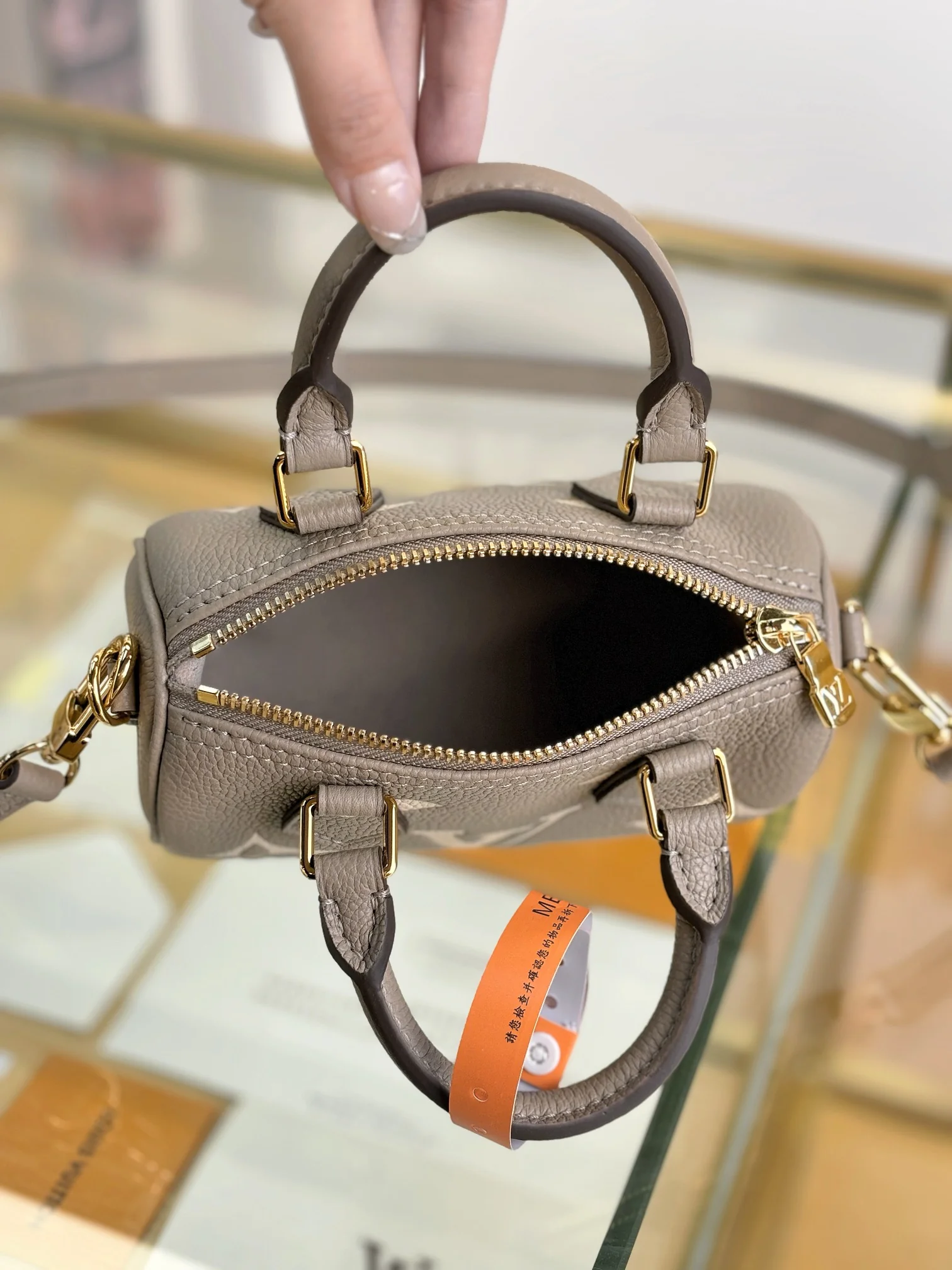 Louisvuitton Nano Speedy M82890 16x10x7.5 cm - description_image5