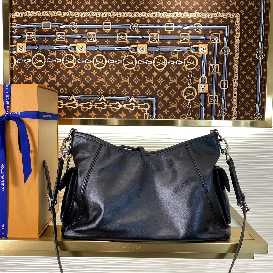 Louisvuitton CarryAll Cargo Small Handbag 33.5 x 23 x 15 cm - description_image5