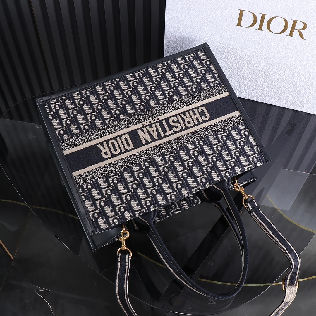 Dior Book Tote 1242 36x16x27 cm - description_image8