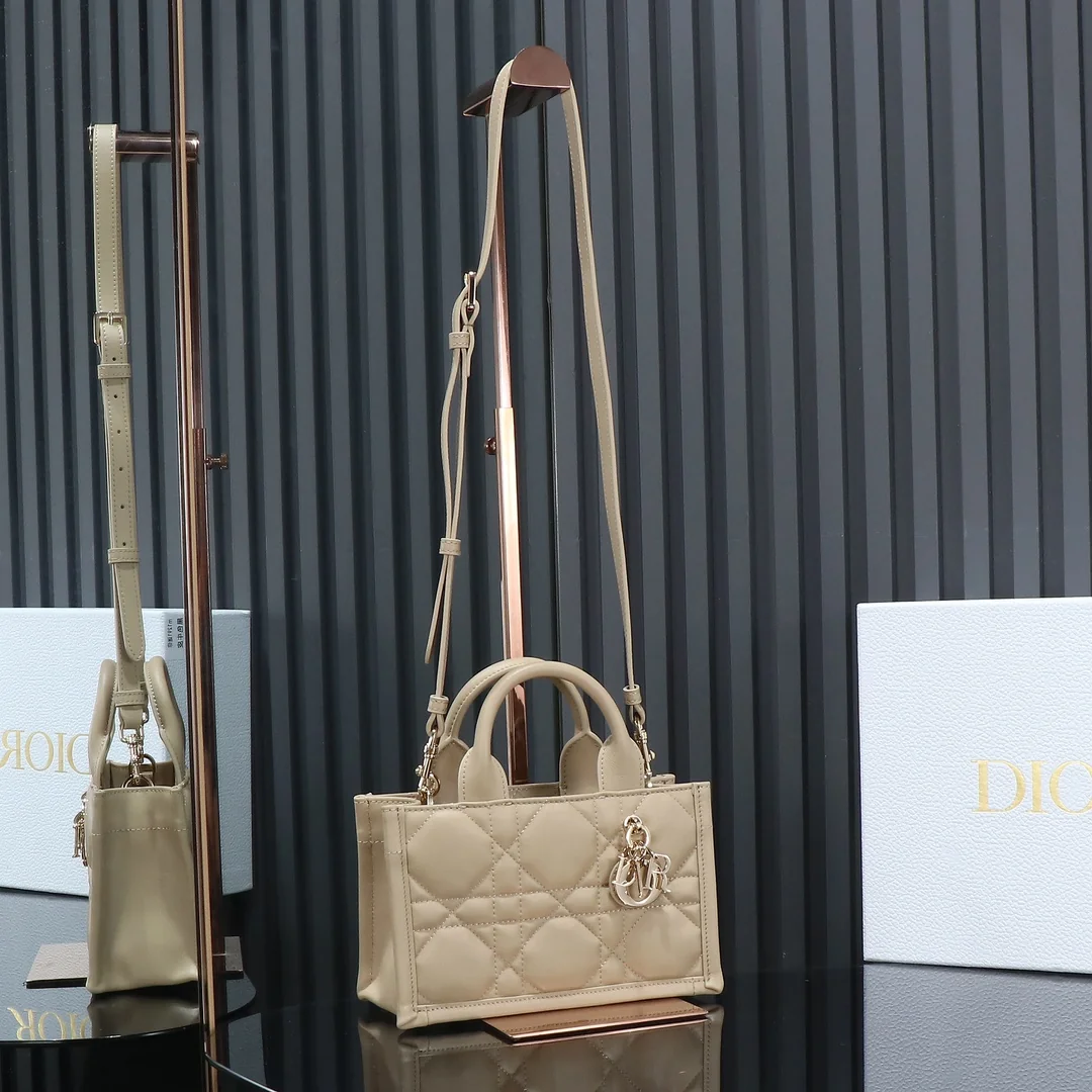 Dior Book Tote 21.5x13x7.5 cm - description_image9