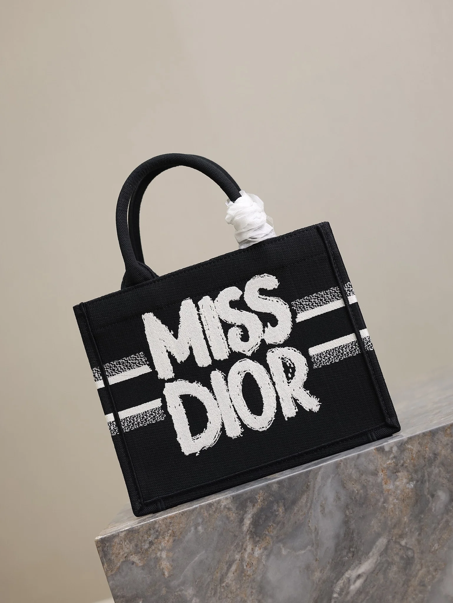 Dior Mini Book Tote 26.5x21x14 cm - description_image2