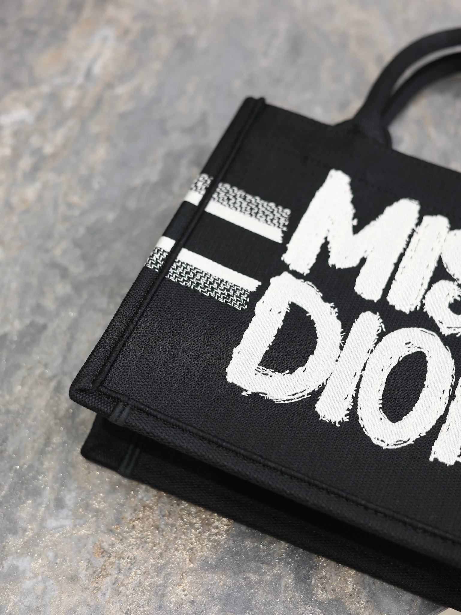 Dior Mini Book Tote 26.5x21x14 cm - description_image9