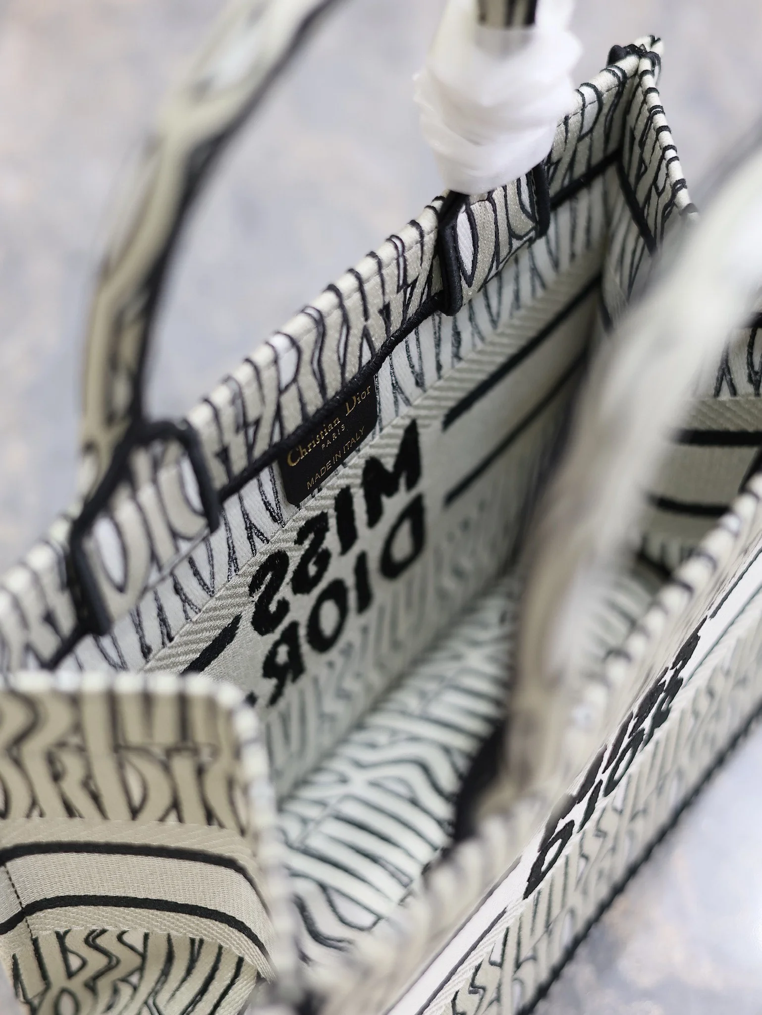 Dior Mini Book Tote 26.5x21x14 cm - description_image9