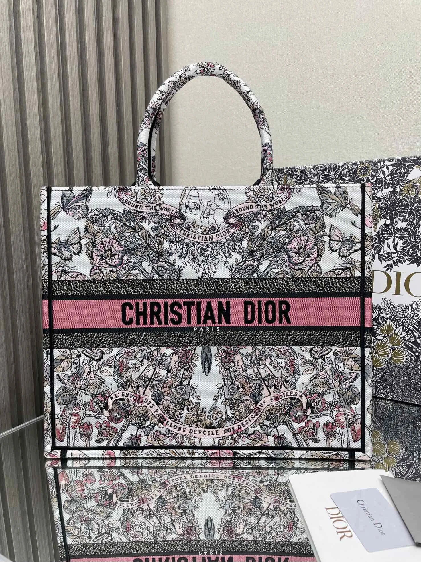 Dior Book Tote 41.5x35x18 cm - description_image1