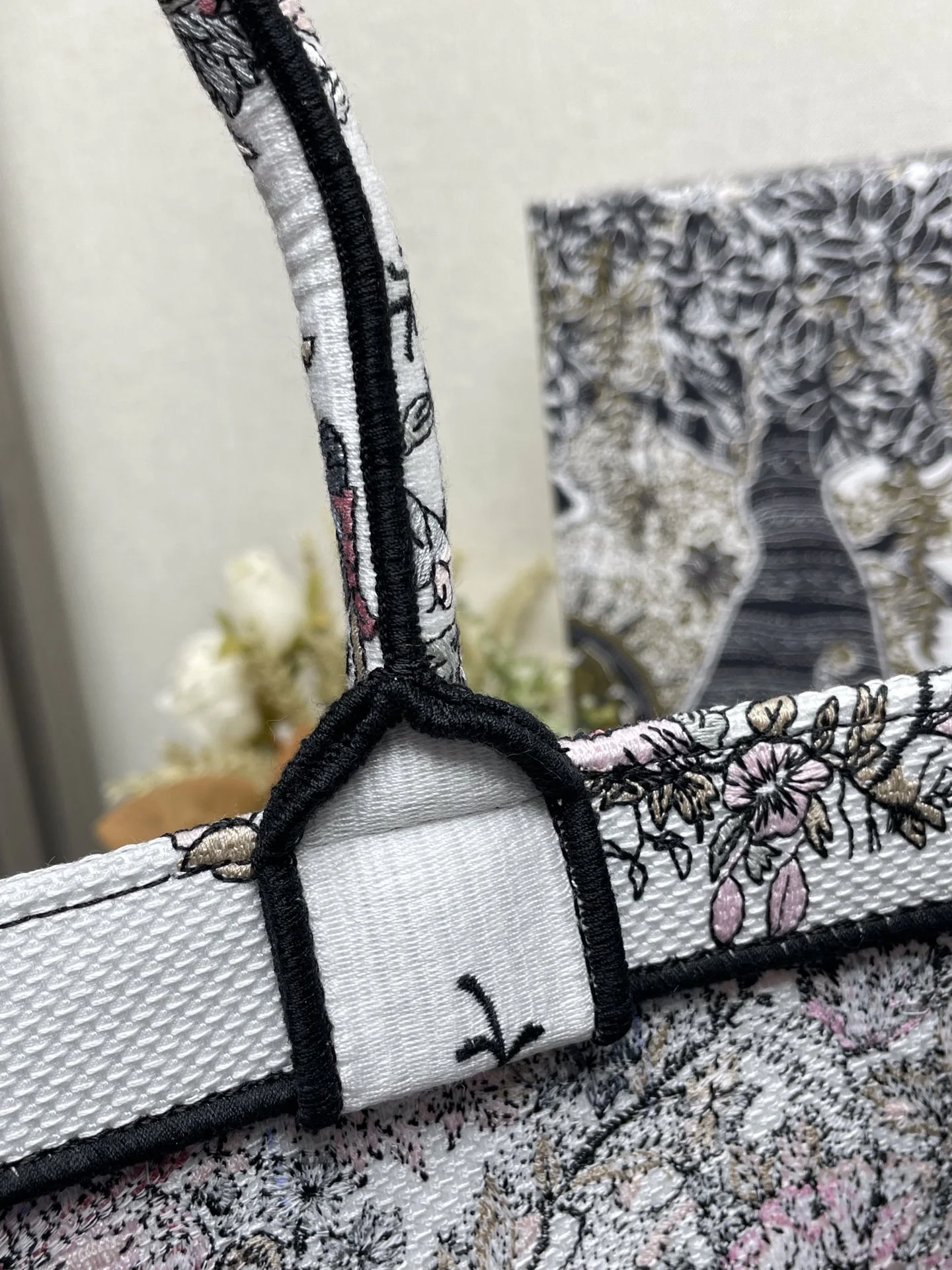 Dior Book Tote 41.5x35x18 cm - description_image8