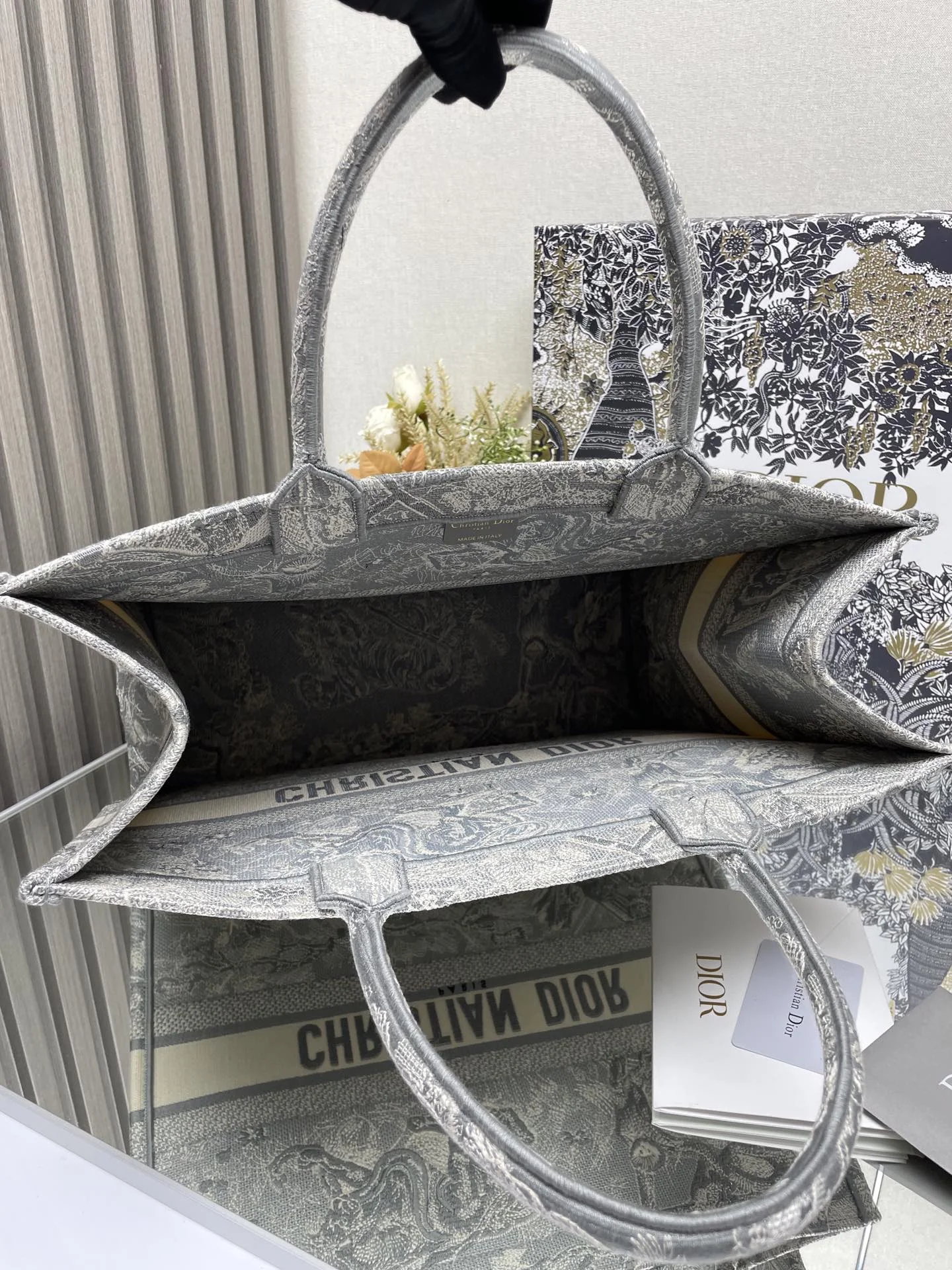 Dior Book Tote Large 41.5x35x18 cm - description_image9