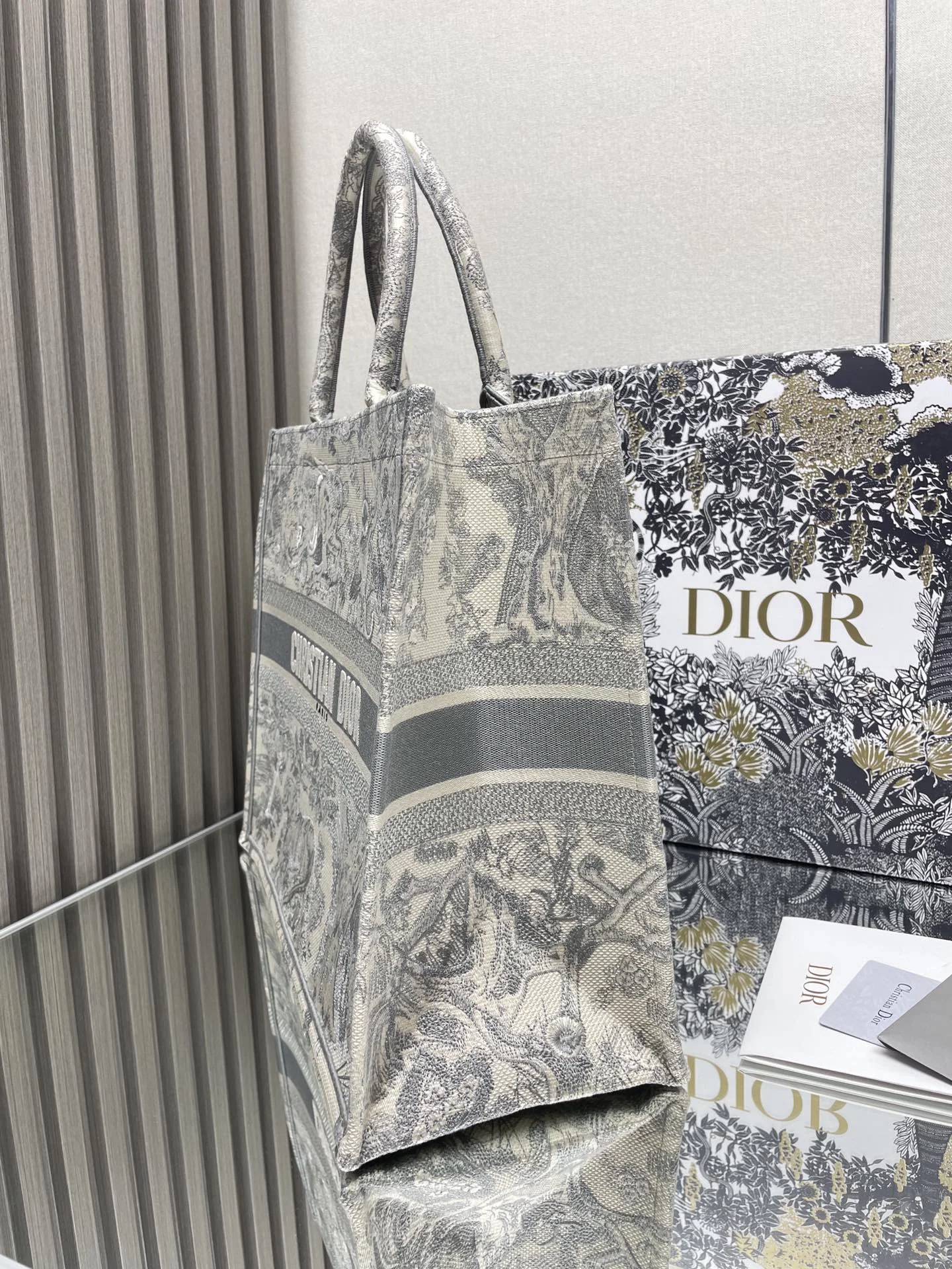Dior Book Tote 41.5x35x18 cm - description_image5