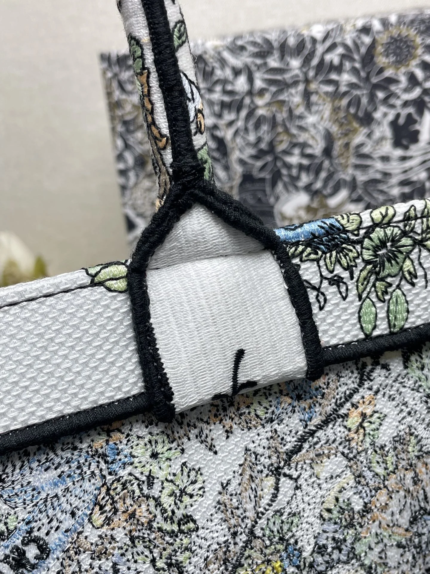 Dior Book Tote 41.5x35x18 cm - description_image7