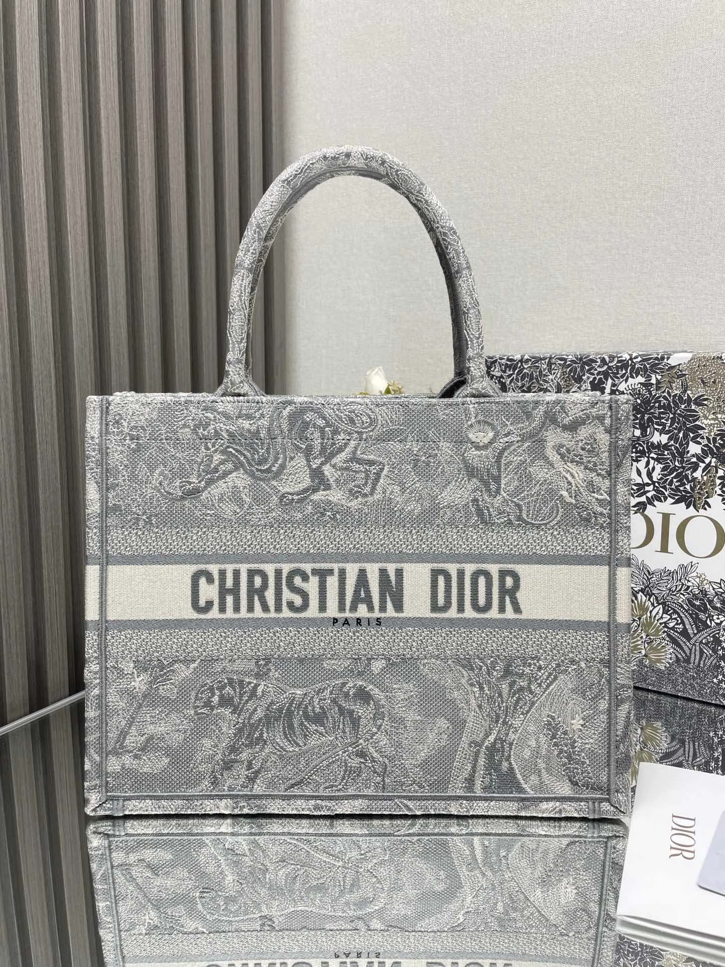 Dior Book Tote 36x27x16 cm - description_image1