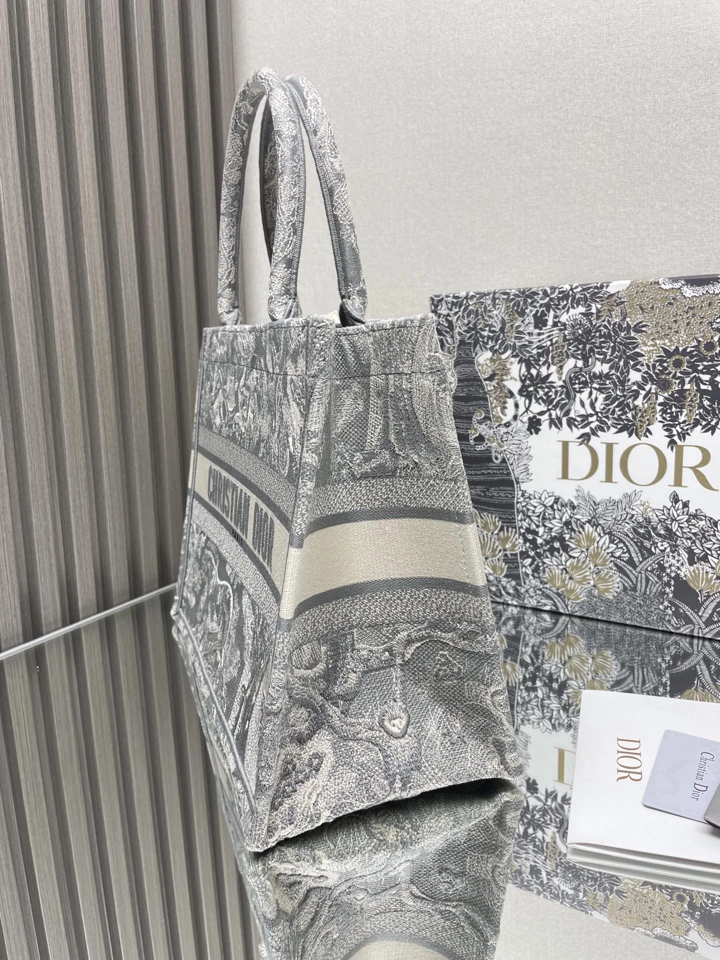 Dior Book Tote 36x27x16 cm - description_image4