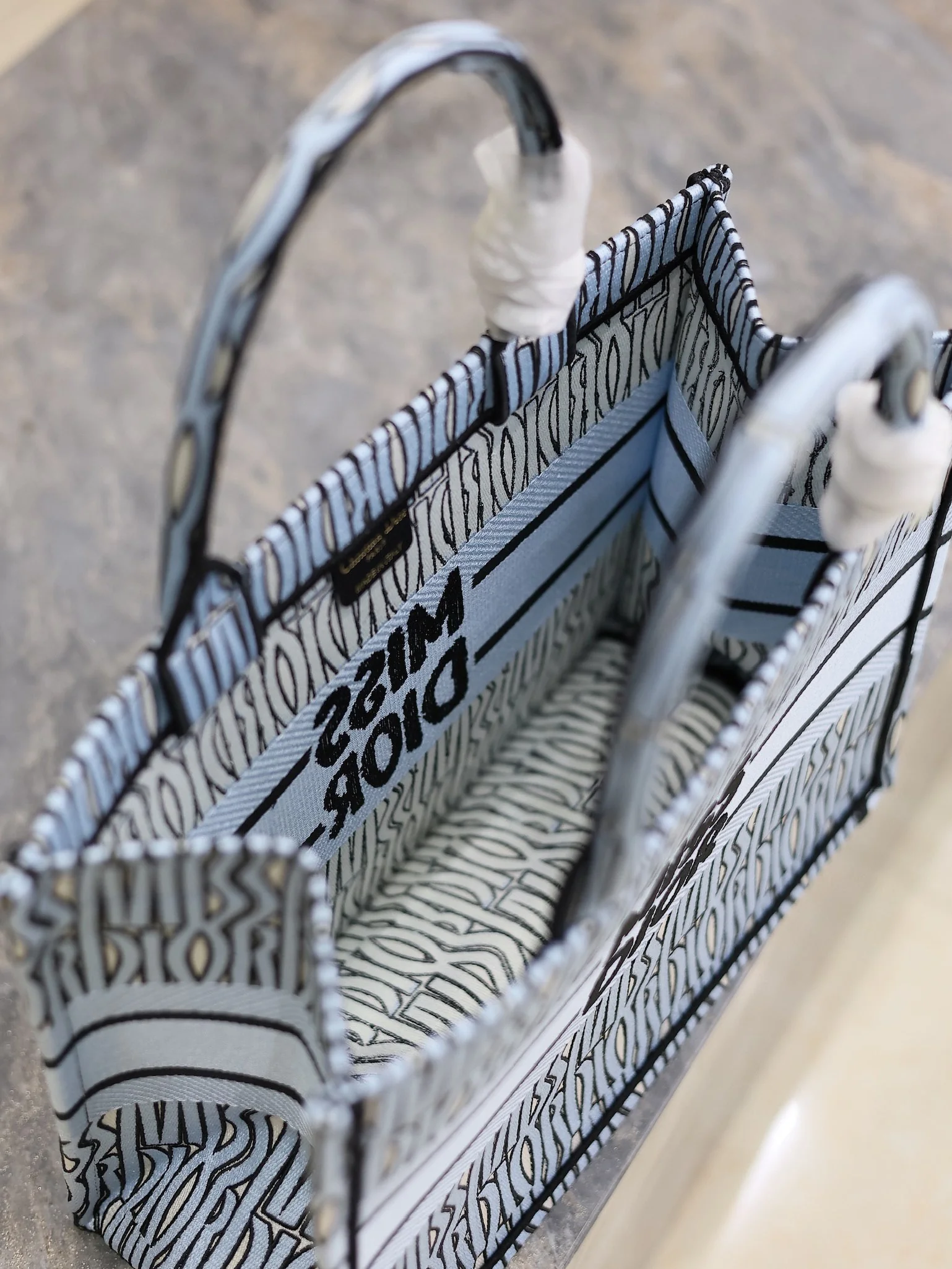 Dior Book Tote 1286 36 x 27.5 x 16.5 cm - description_image7