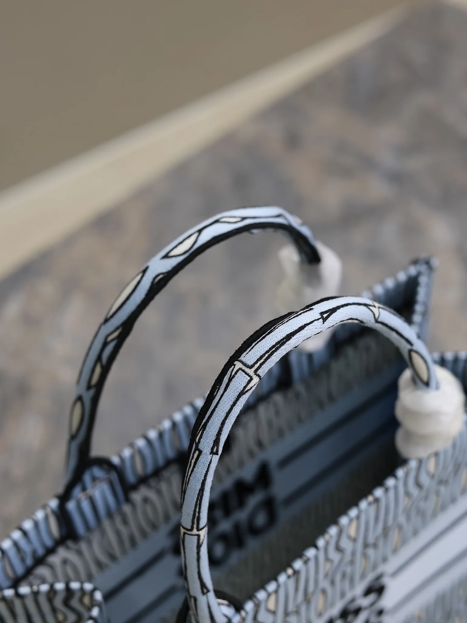 Dior Book Tote 1286 36 x 27.5 x 16.5 cm - description_image8