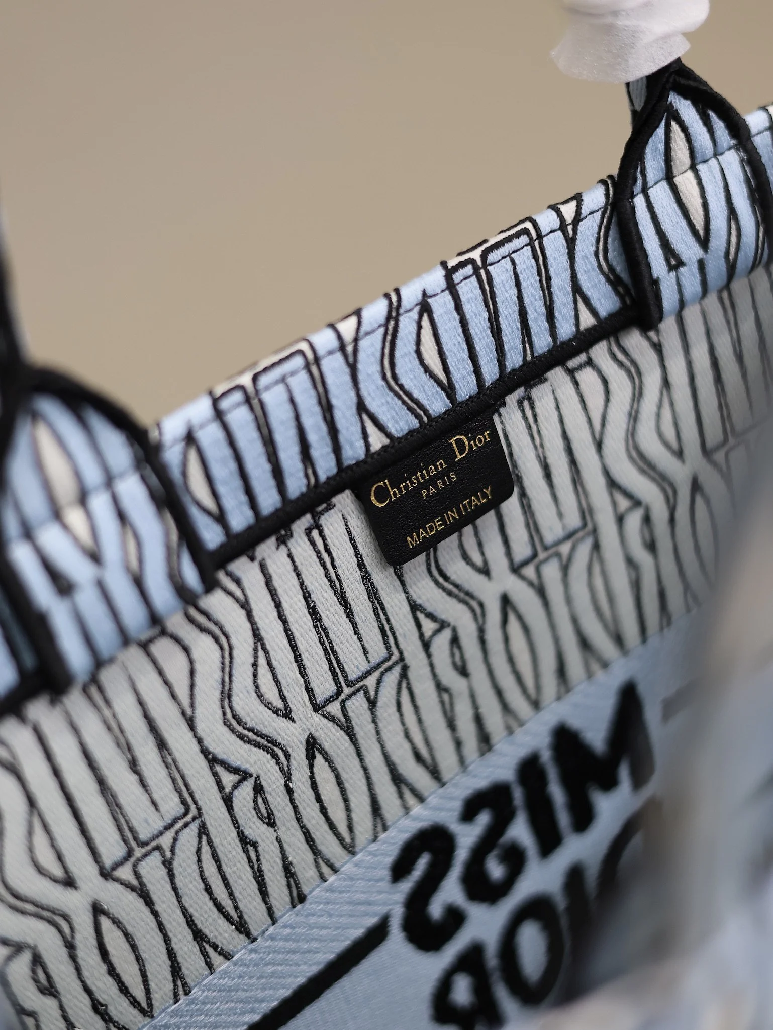 Dior Book Tote 1286 42 x 35 x 18.5 cm Dior Book Tote 1286 42 x 35 x 18.5 cm - description_image9