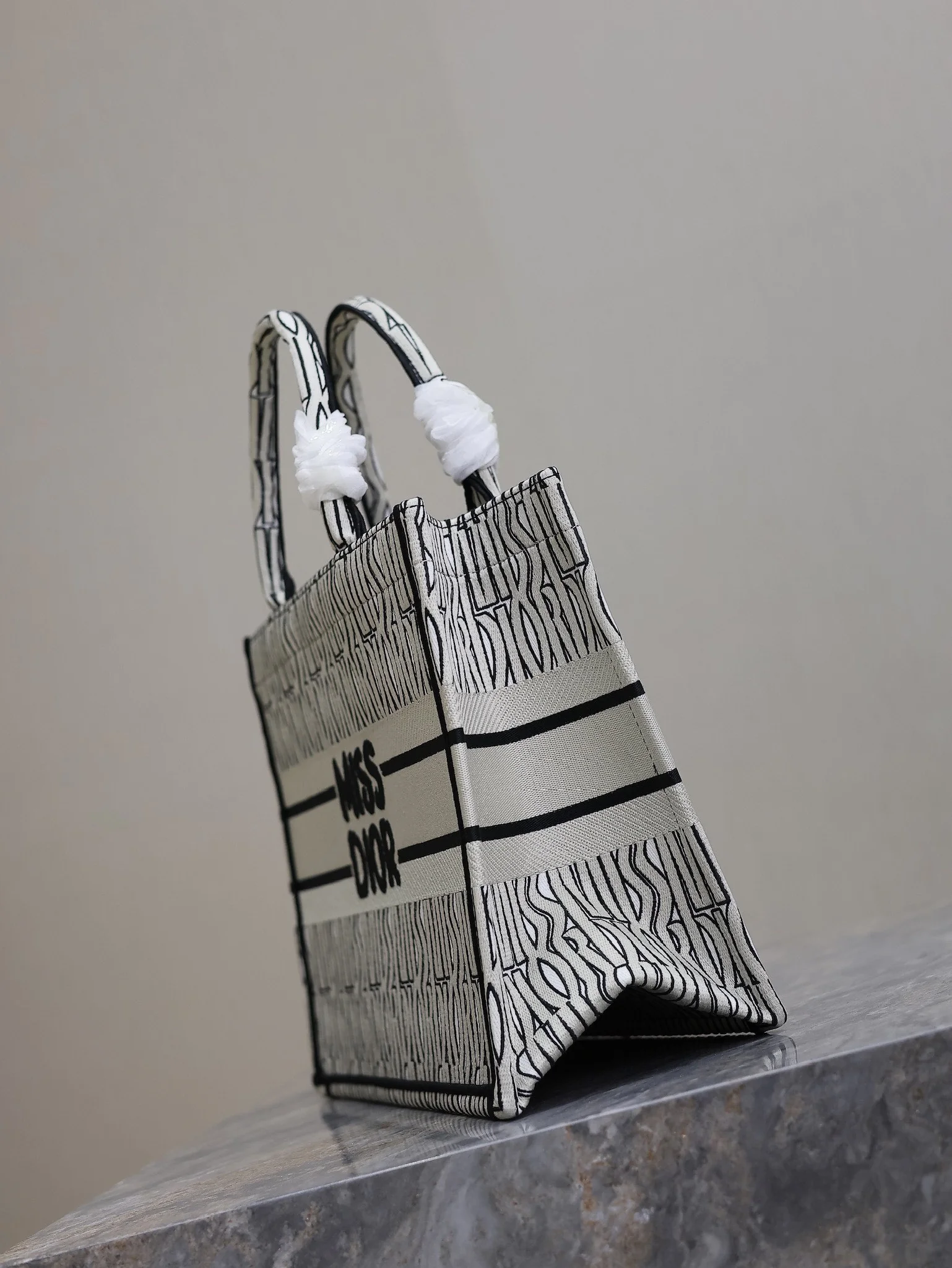 Dior Book Tote 1286 36 x 27.5 x 16.5 cm - description_image6