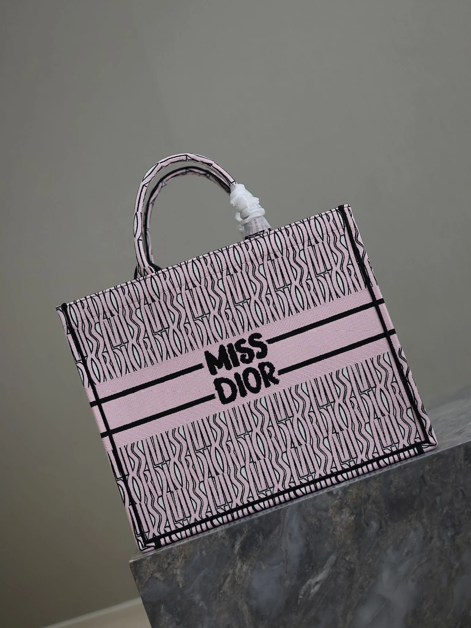 Dior Book Tote 1286 42 x 35 x 18.5 cm - description_image2