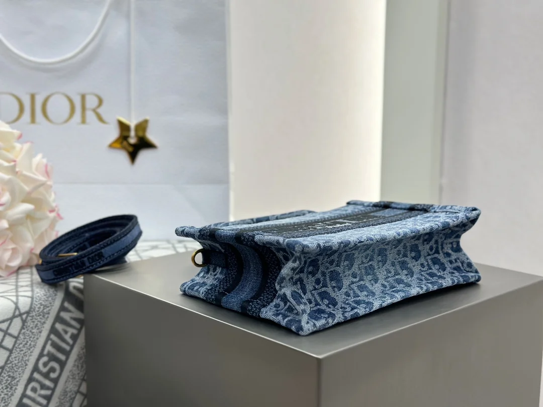 Dior Mini Book Tote 21.5x13x7.5 cm - description_image3