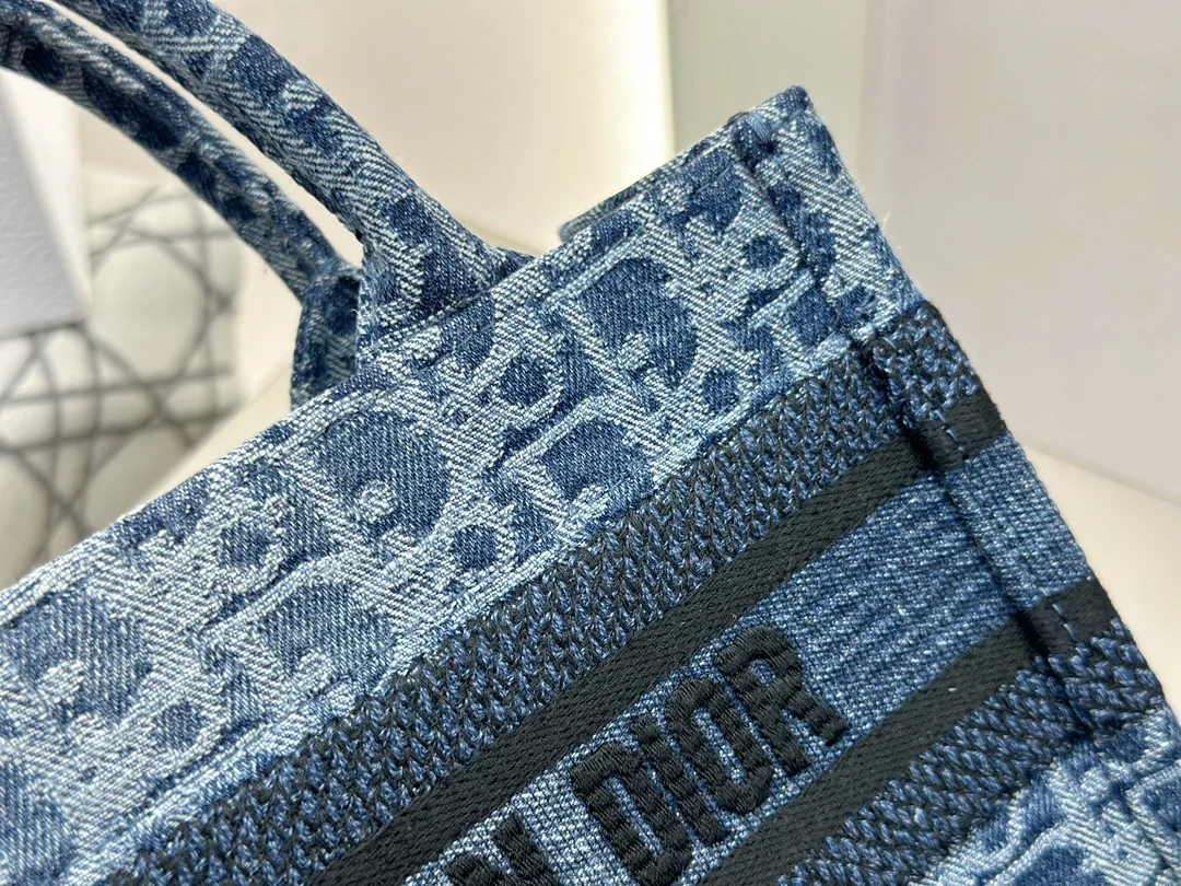 Dior Mini Book Tote 21.5x13x7.5 cm - description_image6