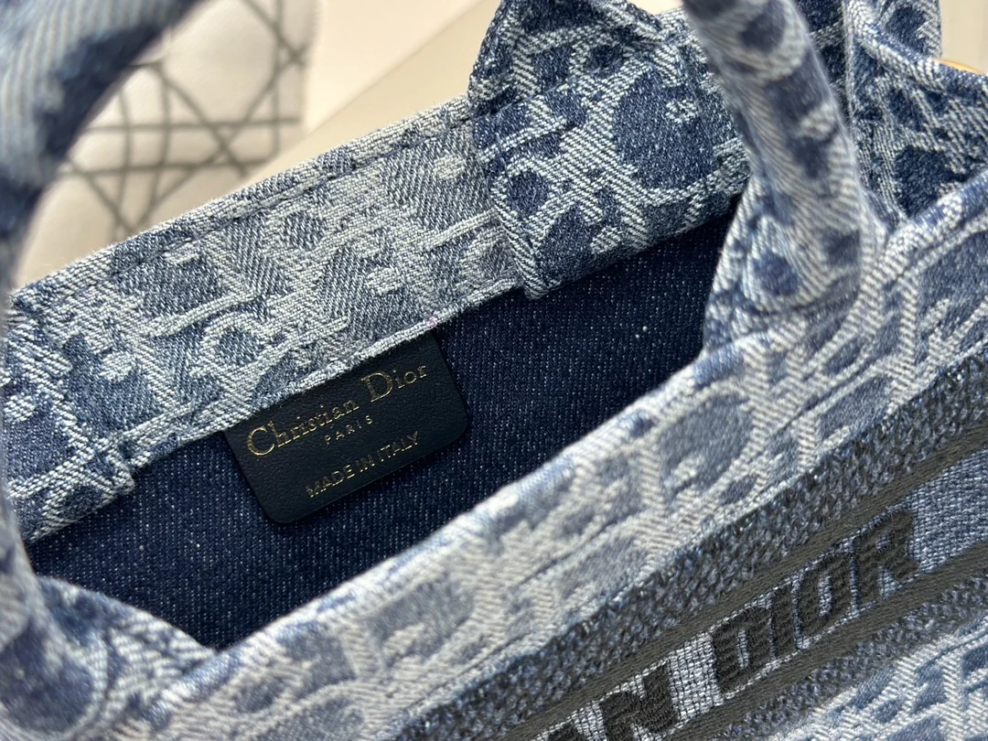 Dior Mini Book Tote 21.5x13x7.5 cm - description_image9