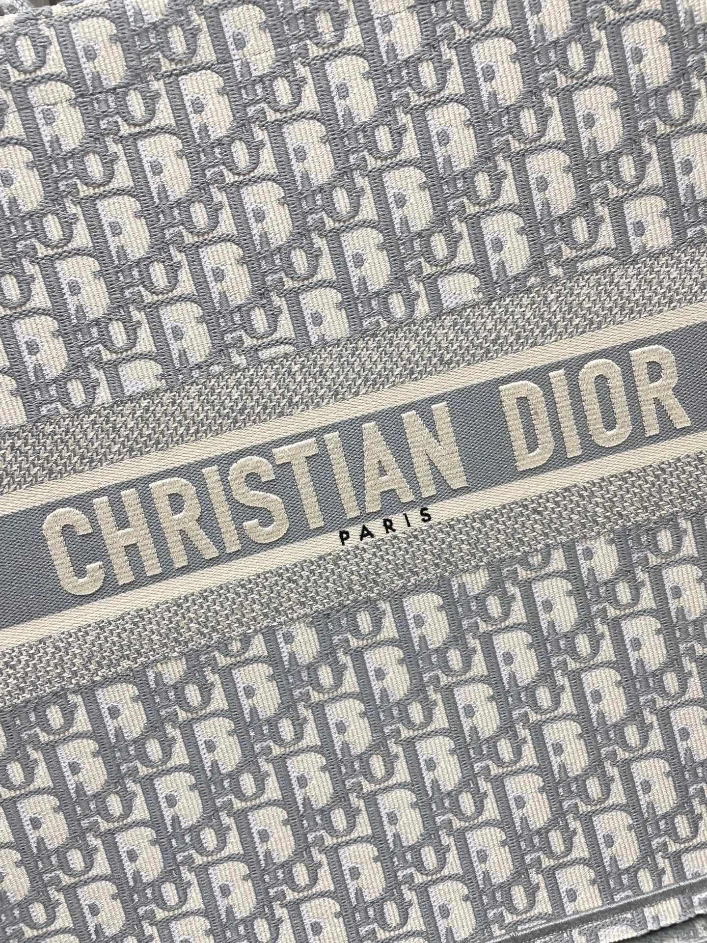 Dior Book Tote 41.5x35x18 cm - description_image2