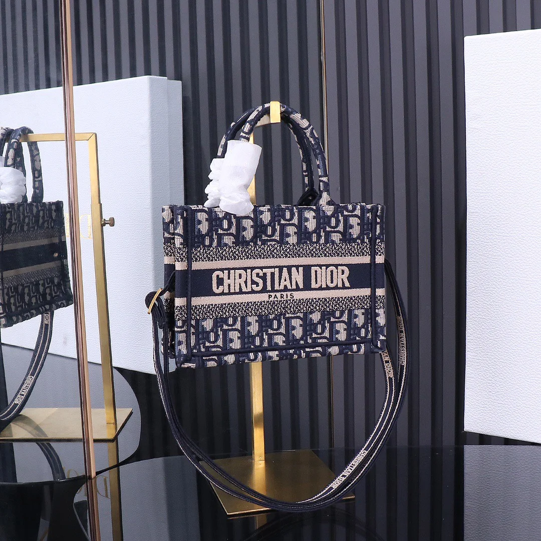 Dior Mini Book Tote Bag 21.5 x 13 x 7.5 cm - description_image1