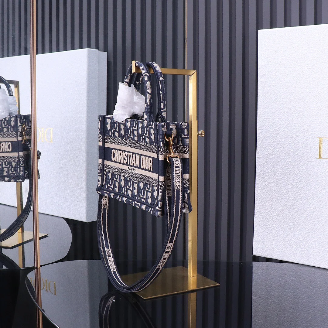 Dior Mini Book Tote Bag 21.5 x 13 x 7.5 cm - description_image2