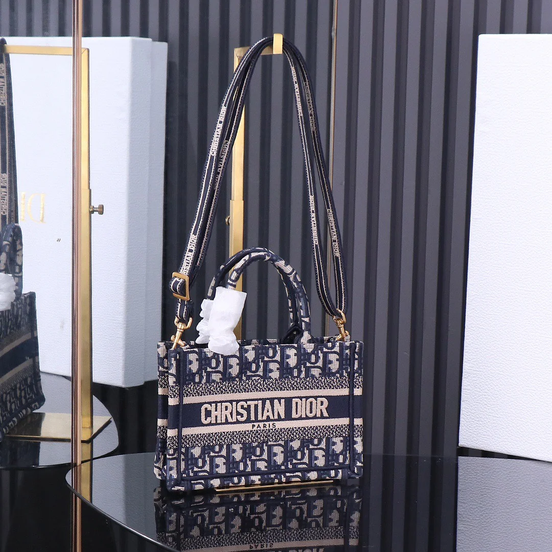 Dior Mini Book Tote Bag 21.5 x 13 x 7.5 cm - description_image3