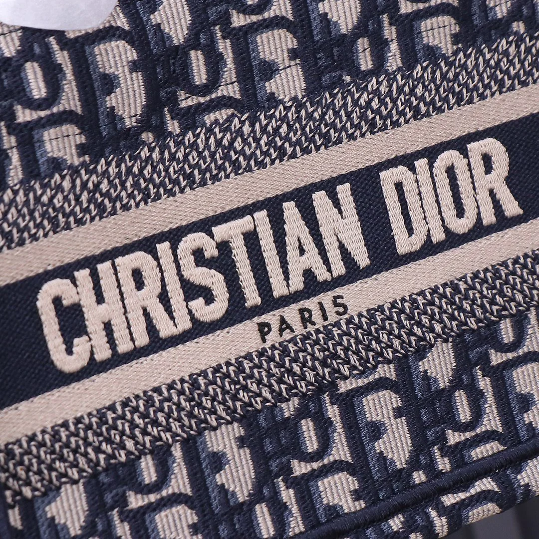 Dior Mini Book Tote Bag 21.5 x 13 x 7.5 cm - description_image5