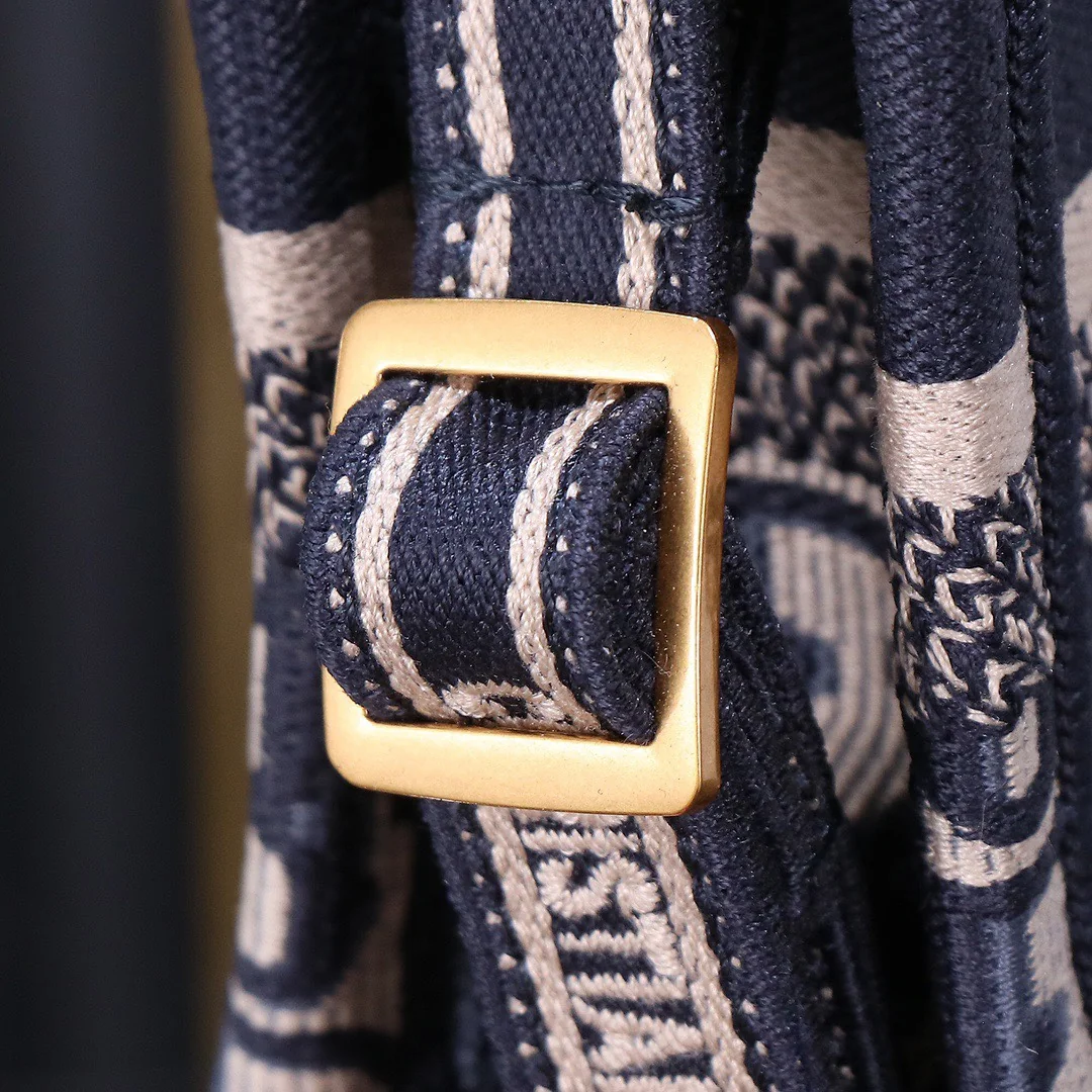 Dior Mini Book Tote Bag 21.5 x 13 x 7.5 cm - description_image6