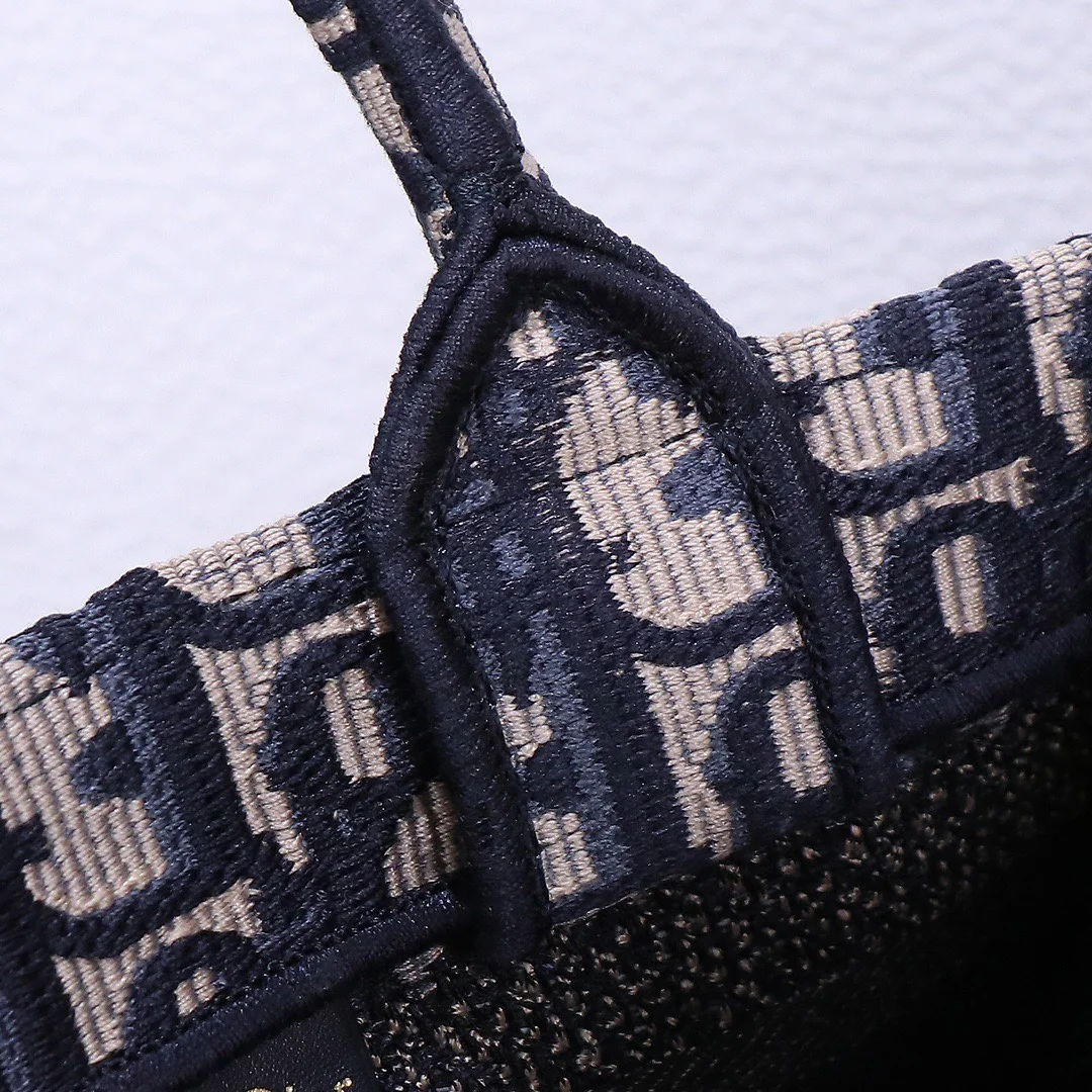 Dior Mini Book Tote Bag 21.5 x 13 x 7.5 cm - description_image7