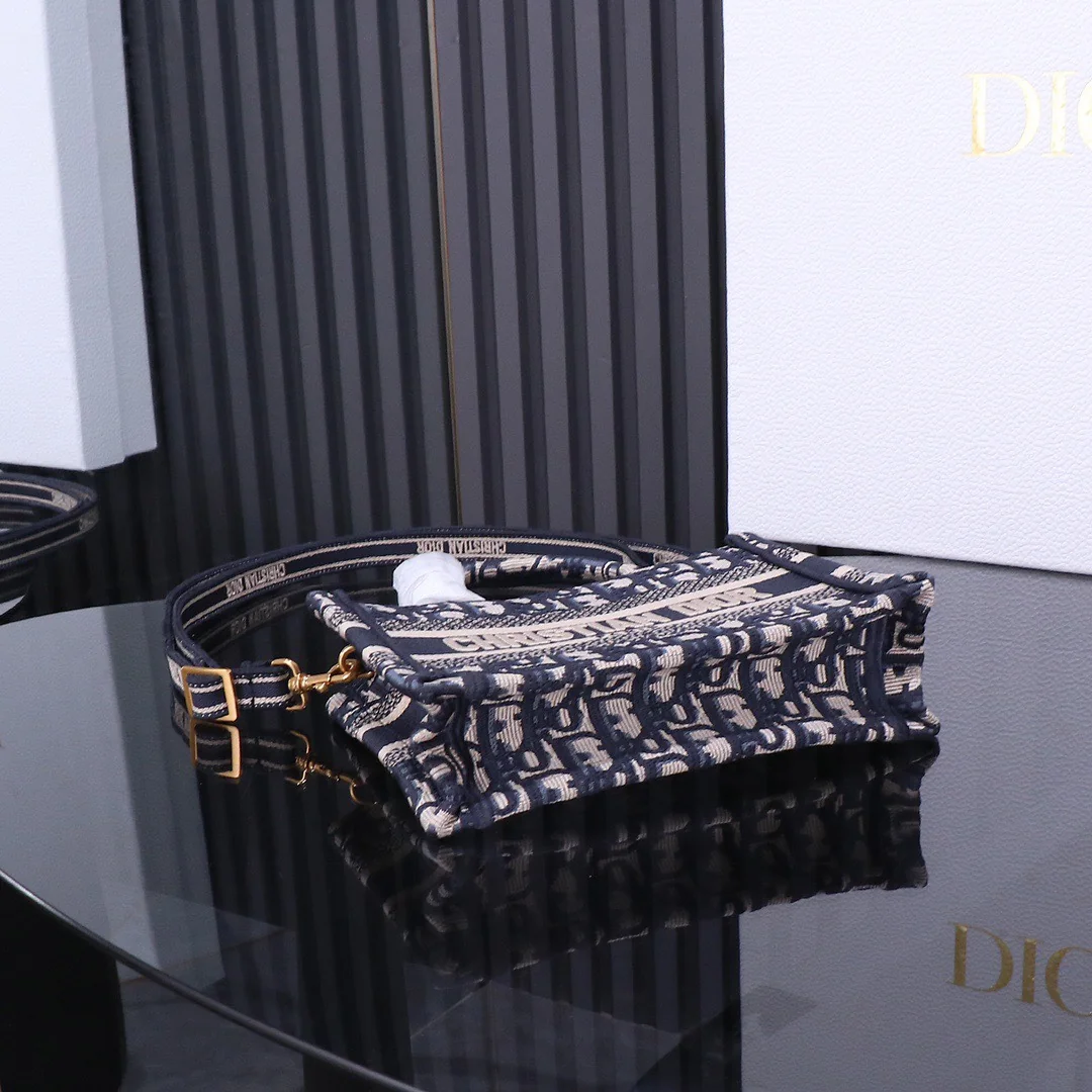 Dior Mini Book Tote Bag 21.5 x 13 x 7.5 cm - description_image9
