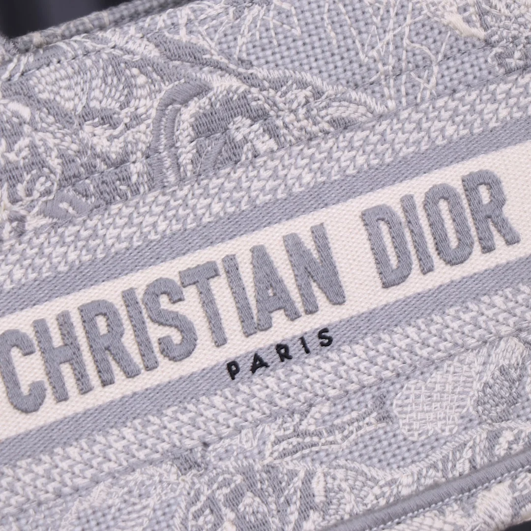 Dior Mini Book Tote Bag with Removable Adjustable Strap 21.5 x 13 x 7.5 cm - description_image4