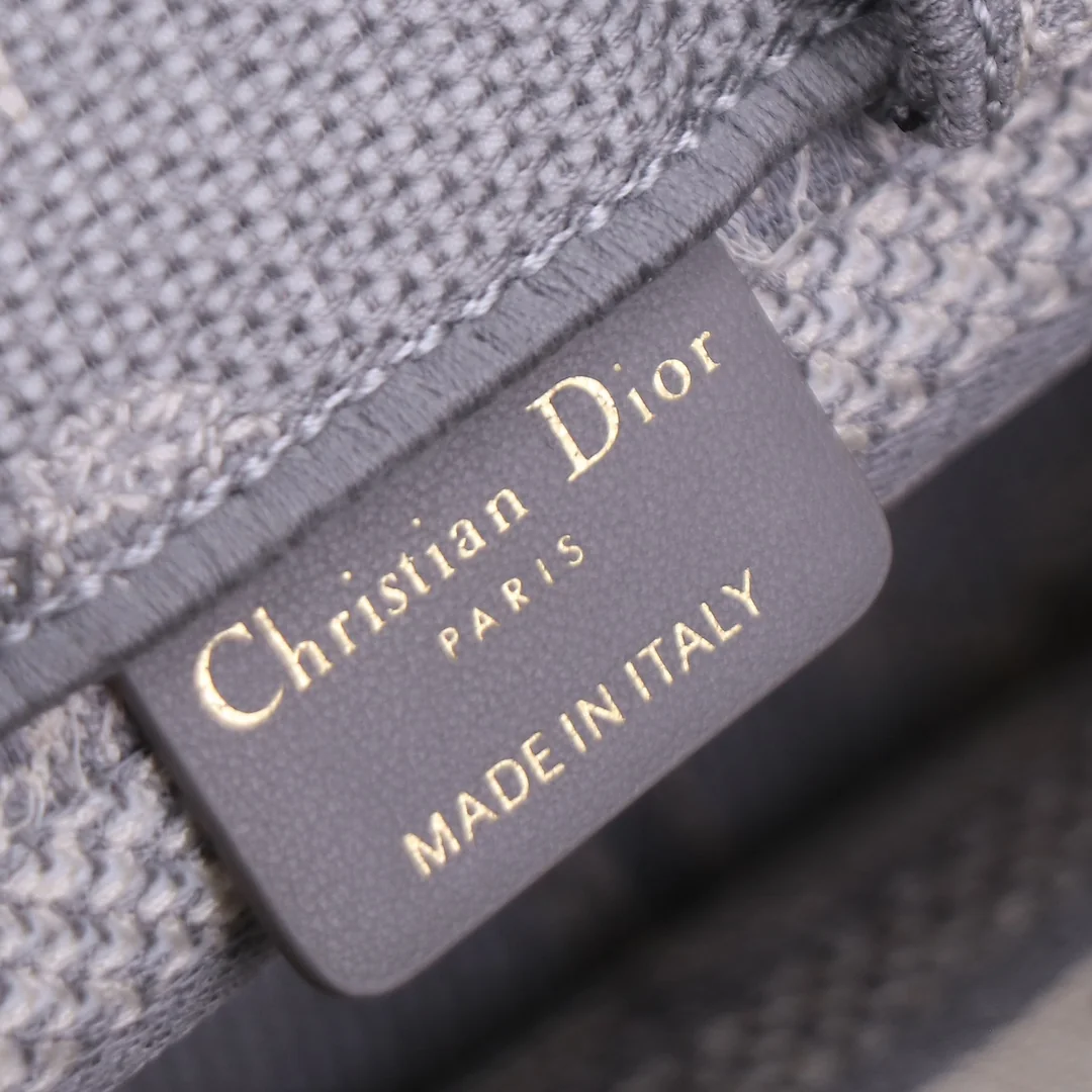 Dior Mini Book Tote Bag with Removable Adjustable Strap 21.5 x 13 x 7.5 cm - description_image6