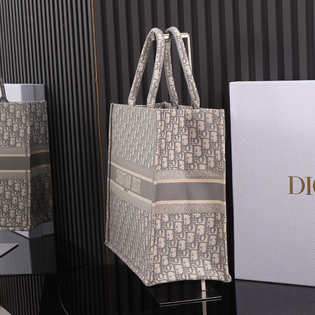 Dior Book Tote Large 41.5x35x18 cm - description_image2