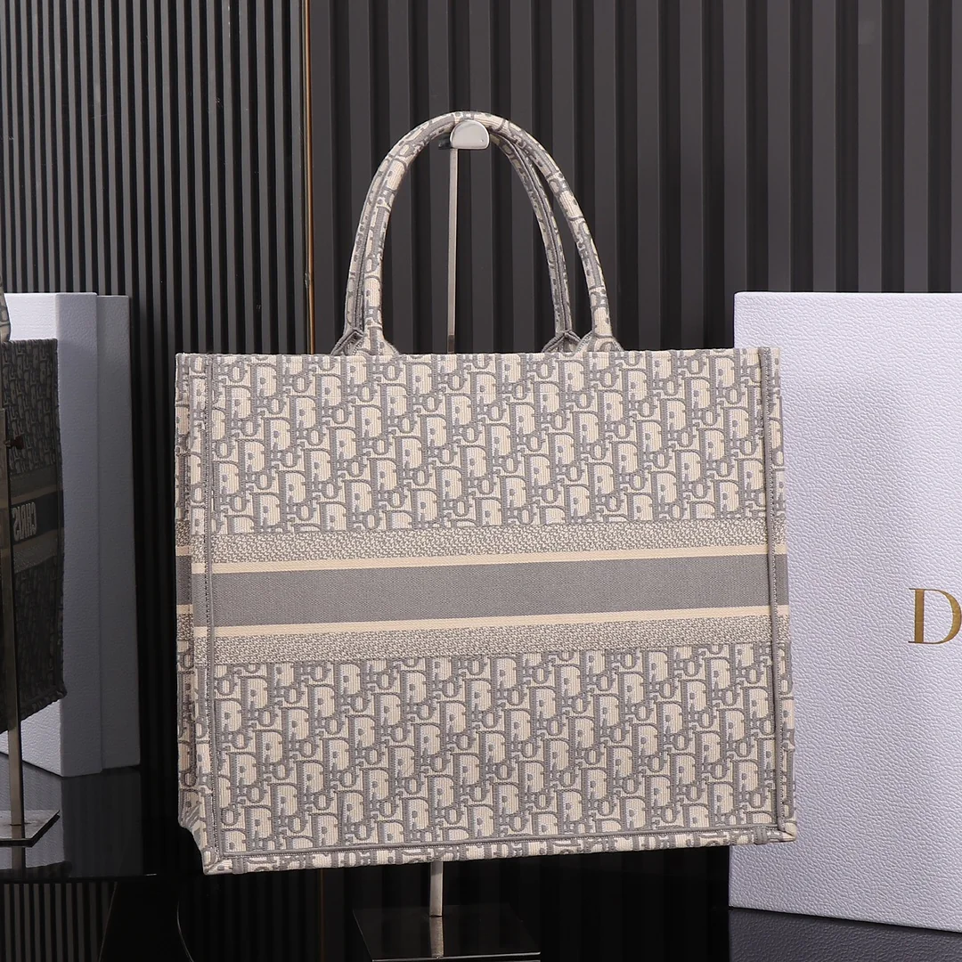 Dior Book Tote Large 41.5x35x18 cm - description_image3