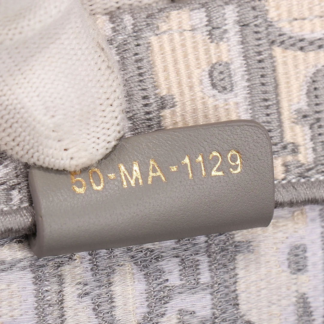 Dior Book Tote Large 41.5x35x18 cm - description_image9