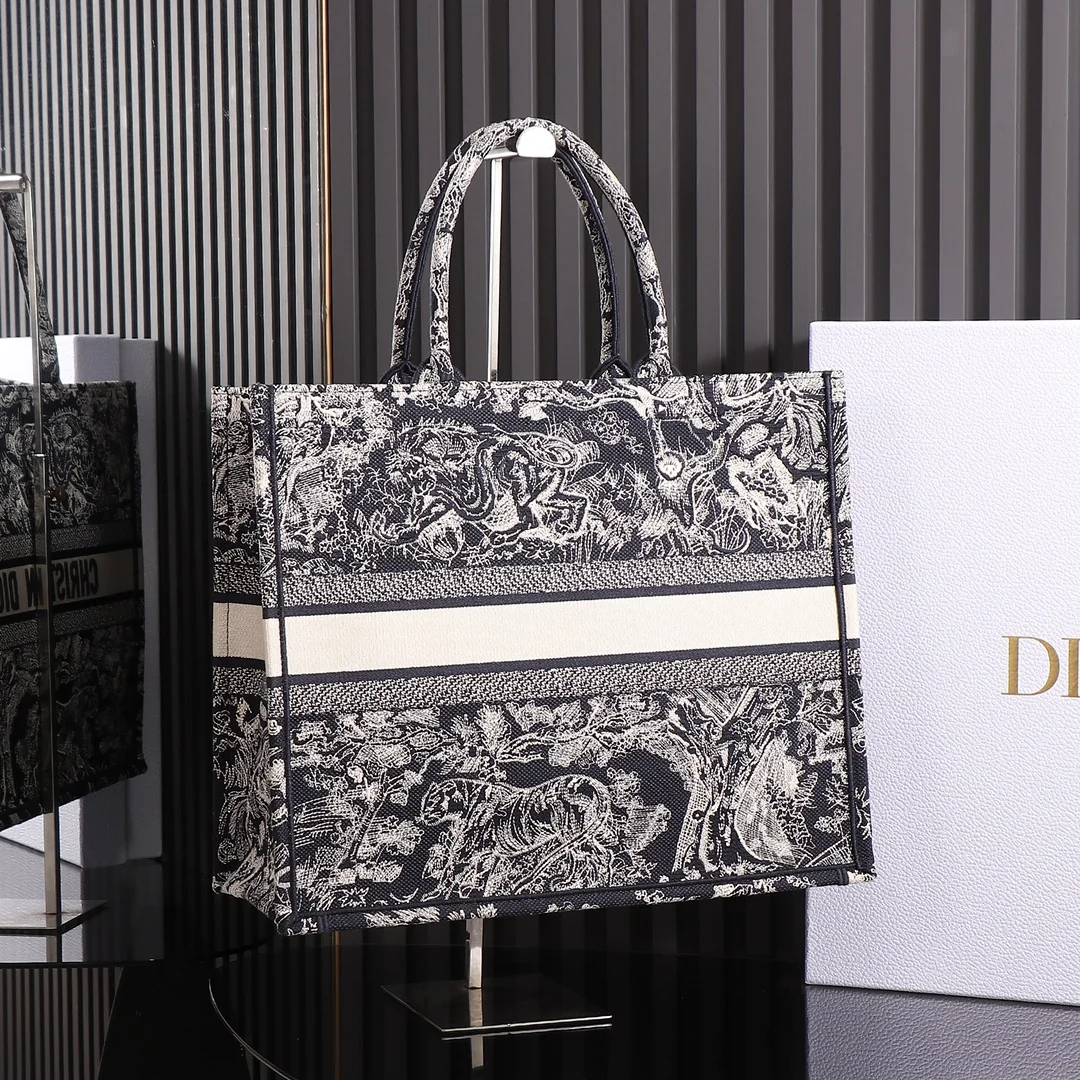 Dior Book Tote Large 41.5x35x18 cm - description_image3