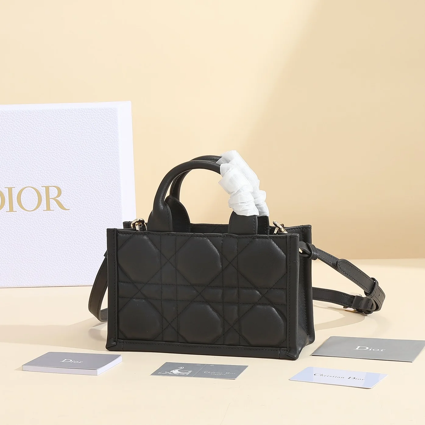 Dior Mini Book Tote 21.5 x 13 x 7.5 cm - description_image3