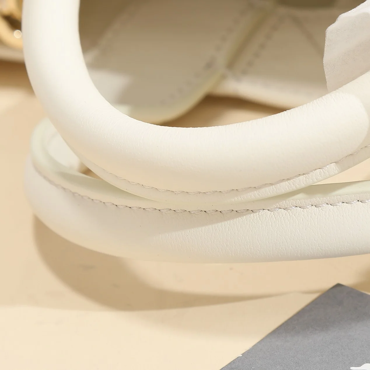 Dior Mini Book Tote Bag 21.5 x 13 x 7.5 cm Dior Mini Book Tote Bag 21.5 x 13 x 7.5 cm - description_image5