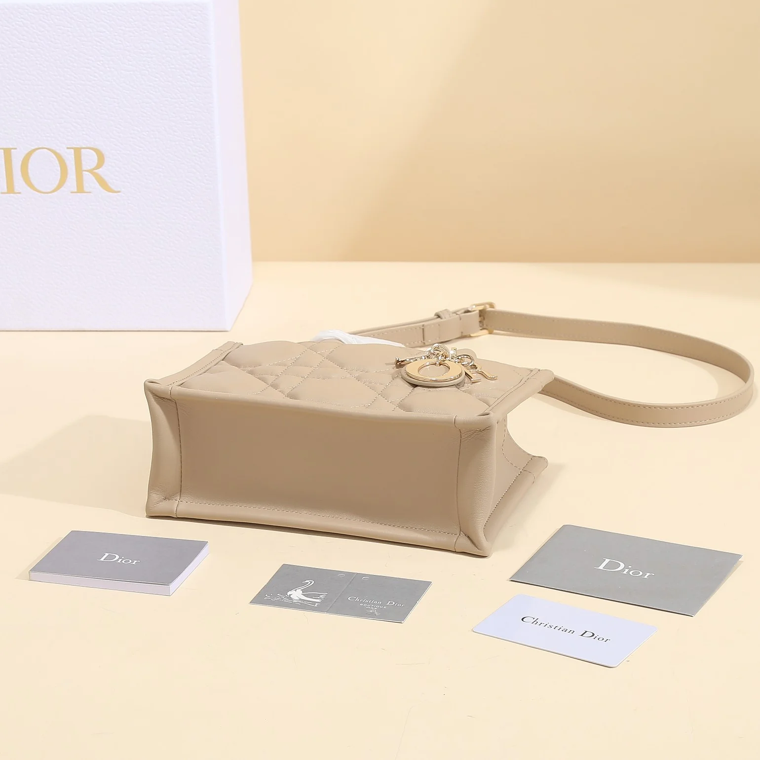 Dior Book Tote Mini Handbag 21.5 x 13 x 7.5 cm - description_image5