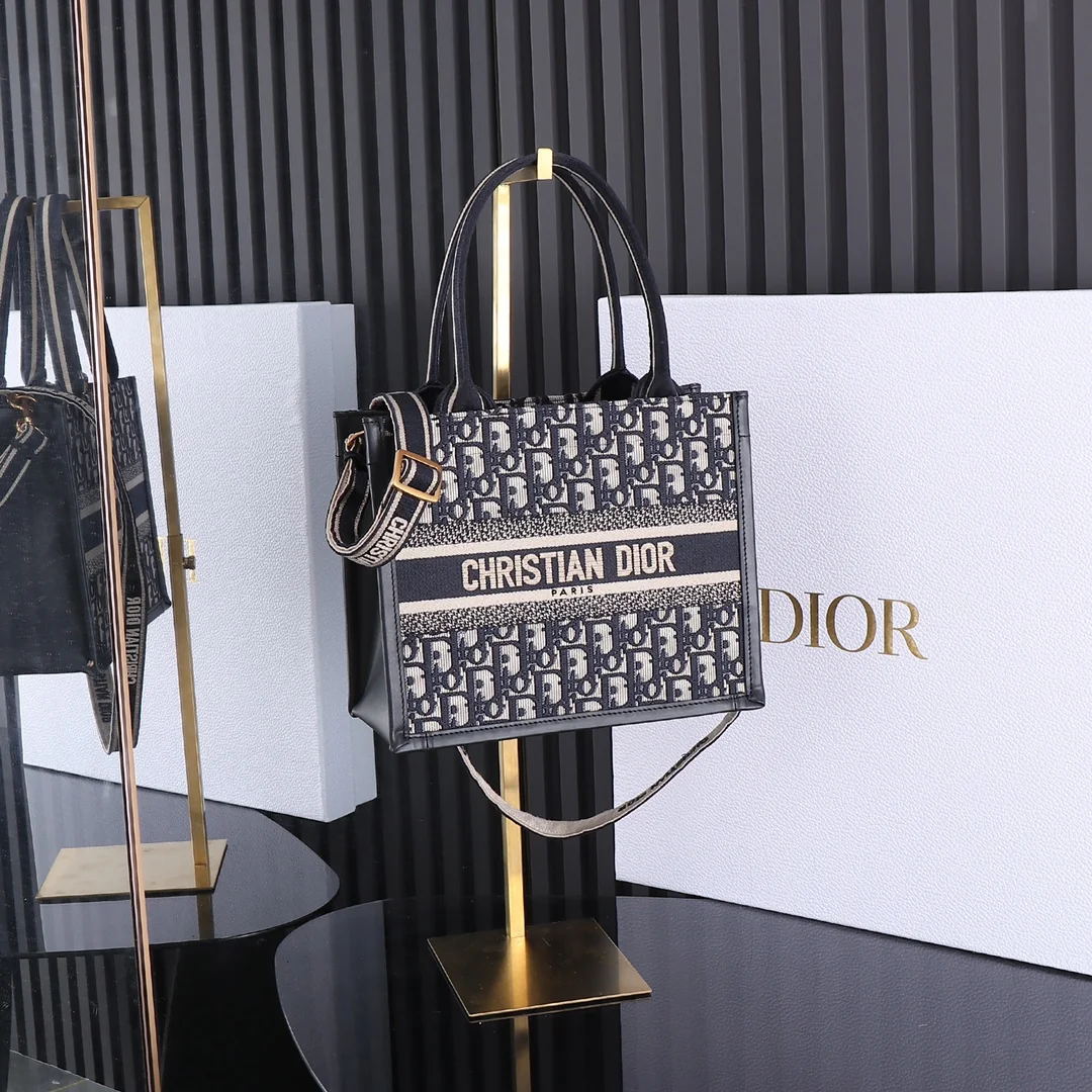 Dior Book Tote Small 26x12x21 cm Dior Book Tote Small 26x12x21 cm - description_image1
