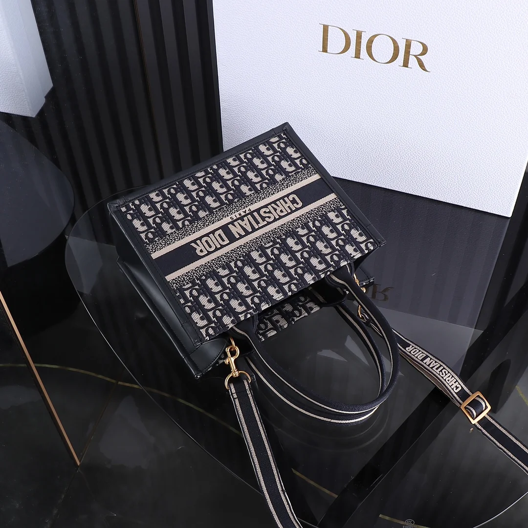 Dior Book Tote Small 26x12x21 cm Dior Book Tote Small 26x12x21 cm - description_image7