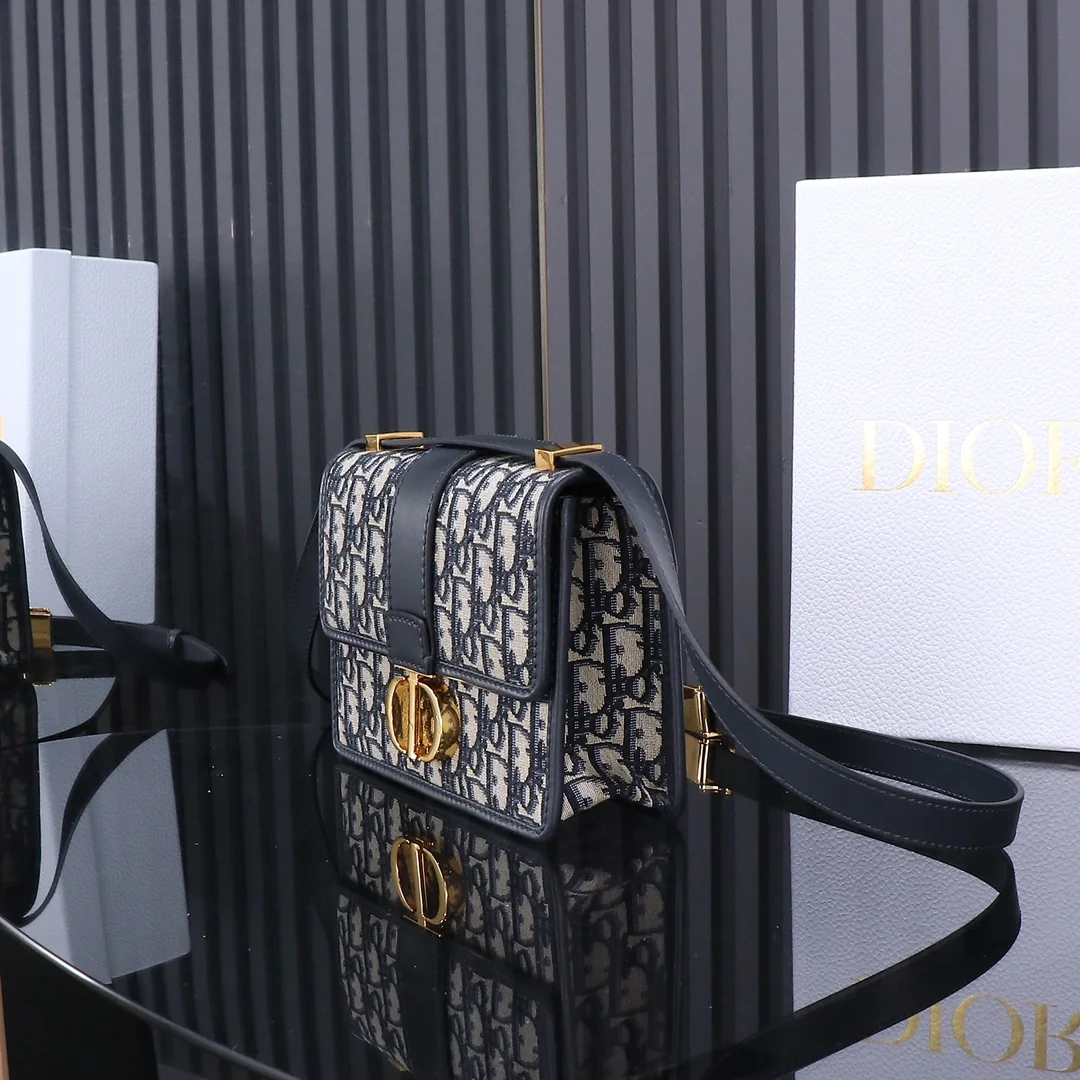 Dior Montaigne 30 Leather Shoulder Strap 21x12x6 cm Dior Montaigne 30 Leather Shoulder Strap 21x12x6 cm - description_image3