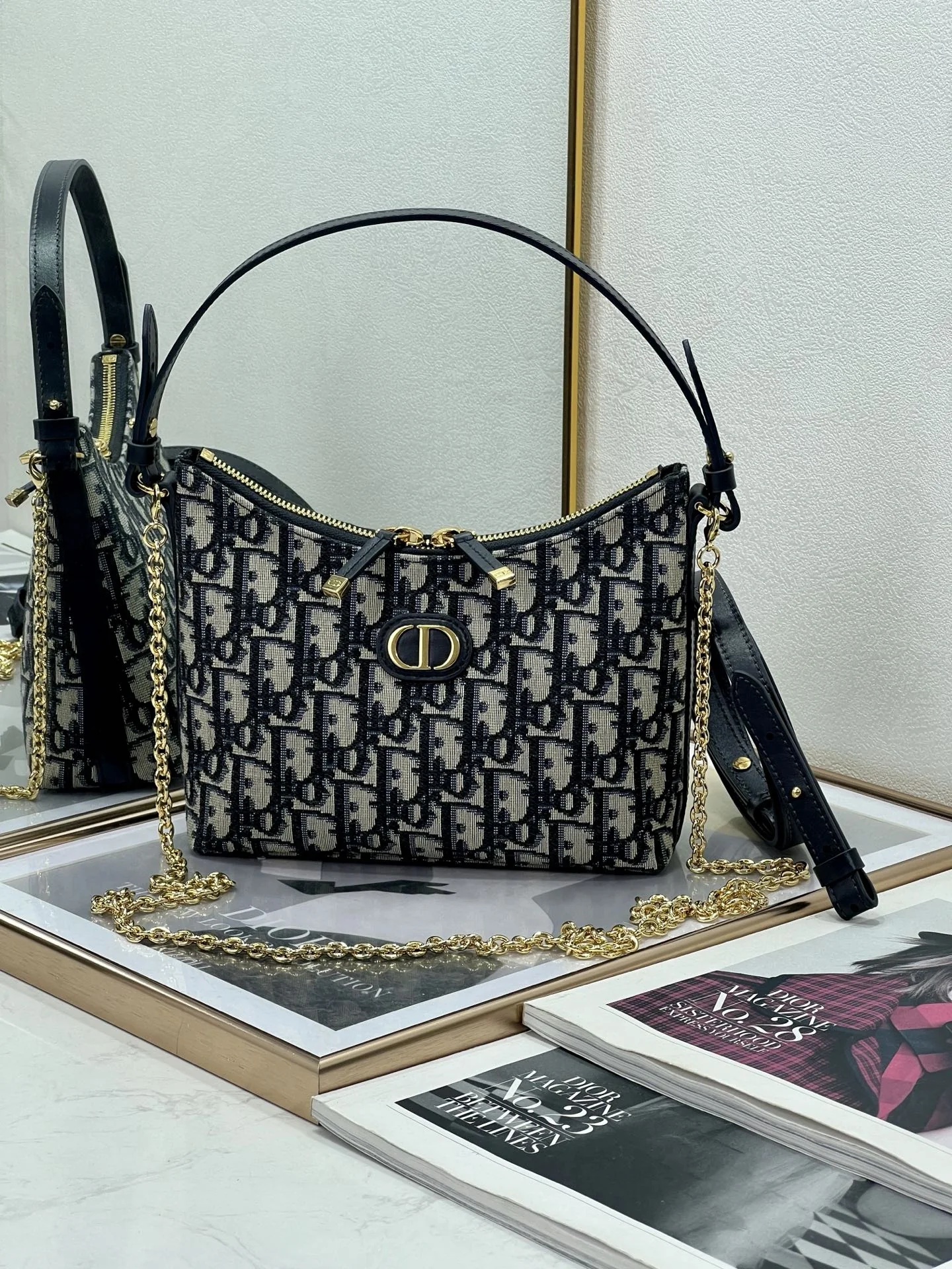 Dior Montaigne Mini Chain Multiway Bag 19x17x7 cm - description_image1