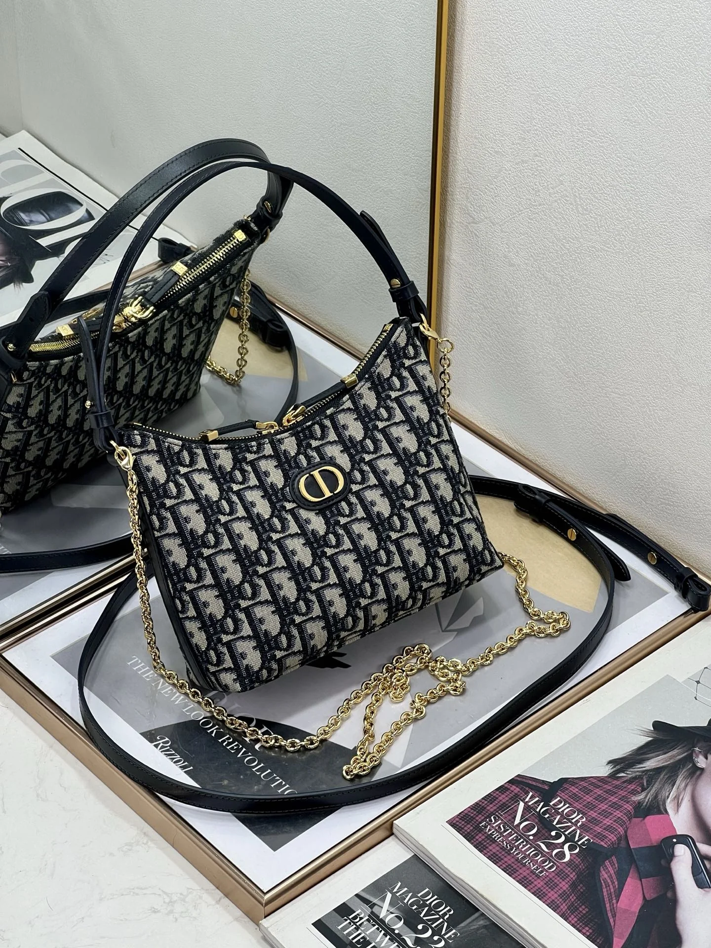 Dior Montaigne Mini Chain Multiway Bag 19x17x7 cm - description_image3