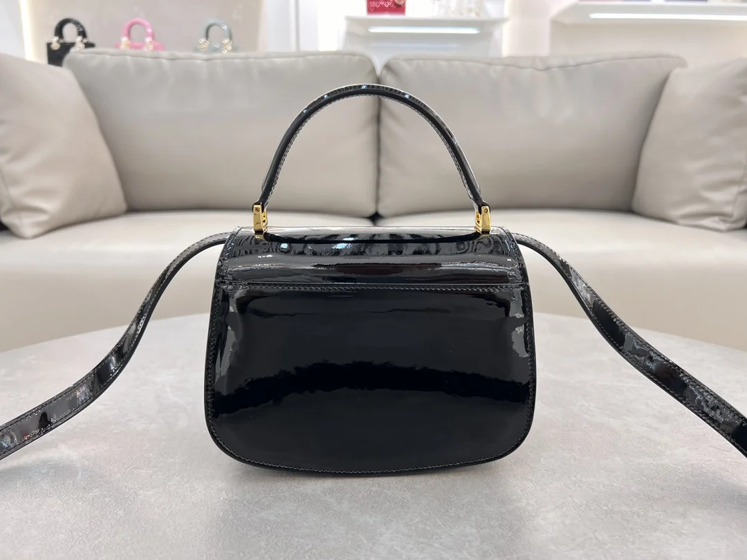 Dior Montaigne Avenue To Handle Medium Handbag 19x12x6 cm - description_image2